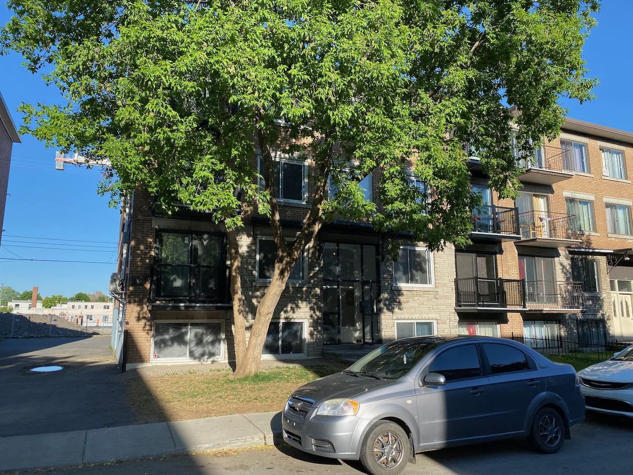 524 23e Ave - Photo 2 of 2