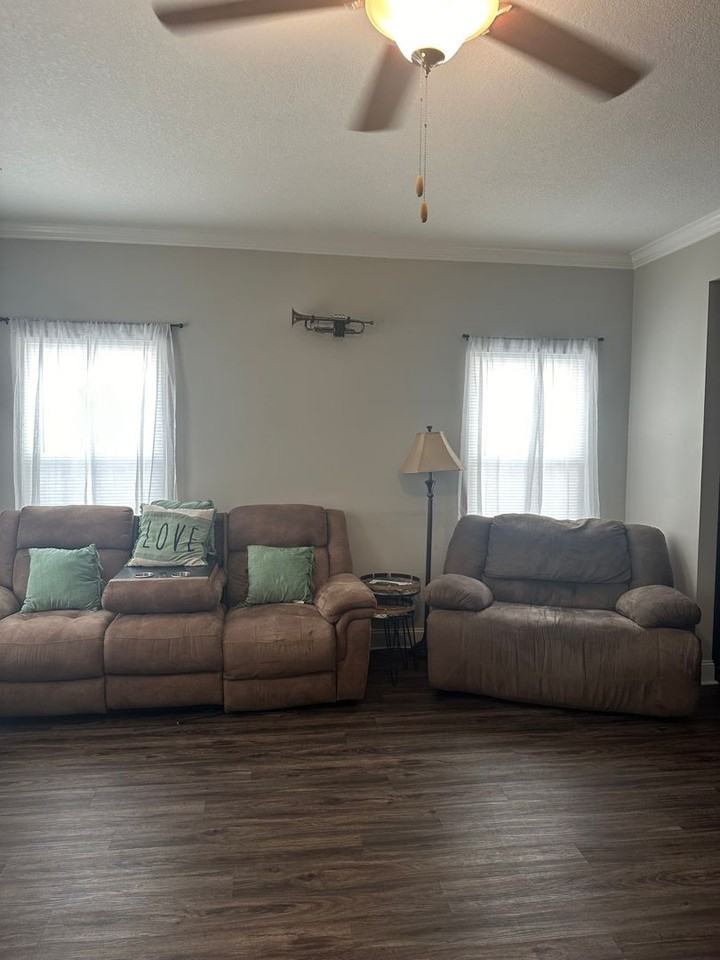 22 Sherwood Dr - Photo 2 of 14