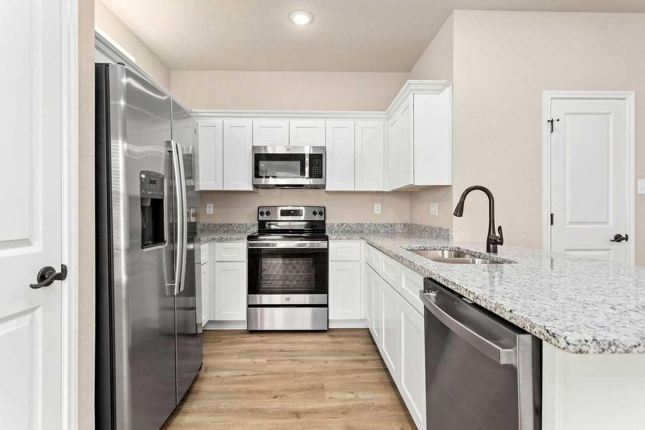 806 Soria Pl #102 - Photo 3 of 31