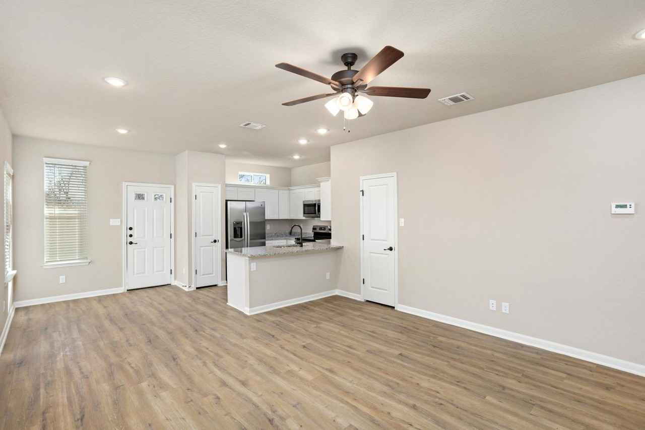 806 Soria Pl #102 - Photo 6 of 31