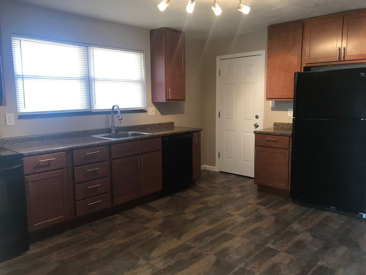 9727 Lilac Dr - Photo 2 of 16