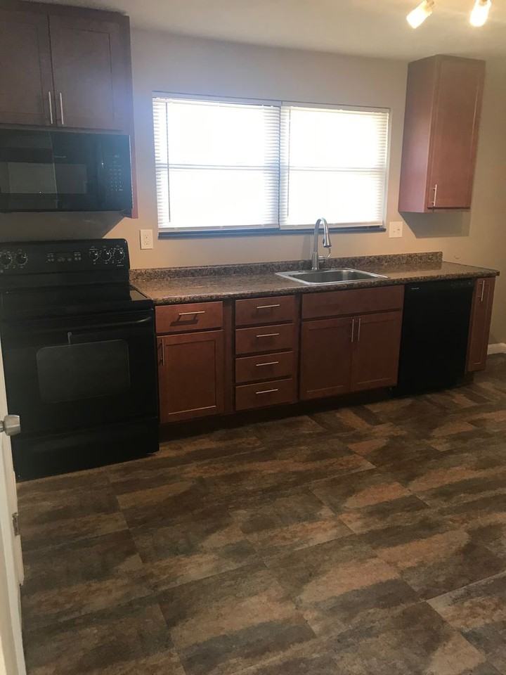 9727 Lilac Dr - Photo 3 of 16