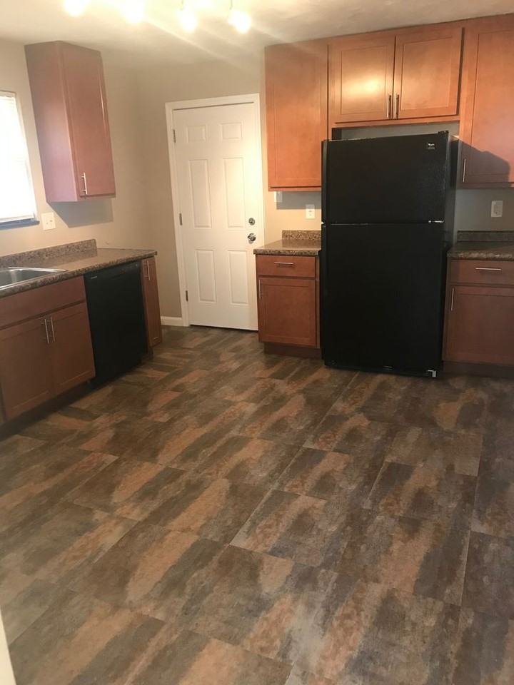 9727 Lilac Dr - Photo 4 of 16