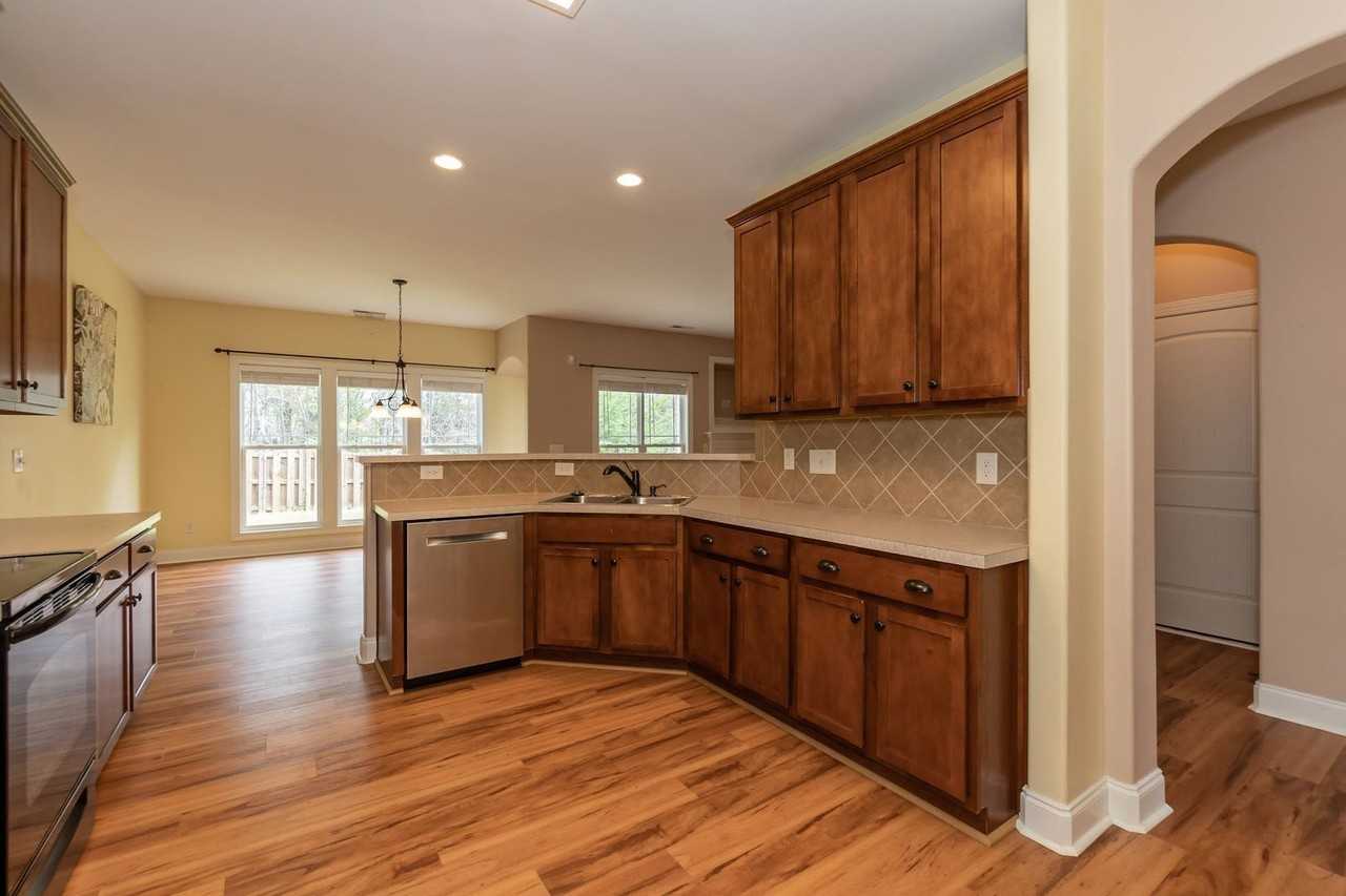 913 Steelhorse Dr - Photo 4 of 22