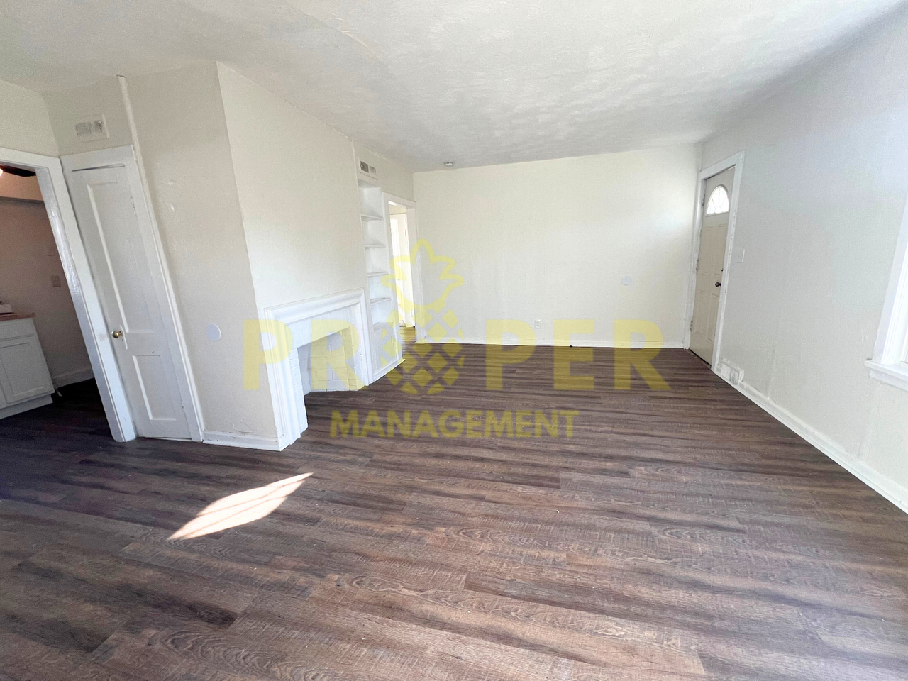 1402 Shaftesbury Rd - Photo 5 of 10