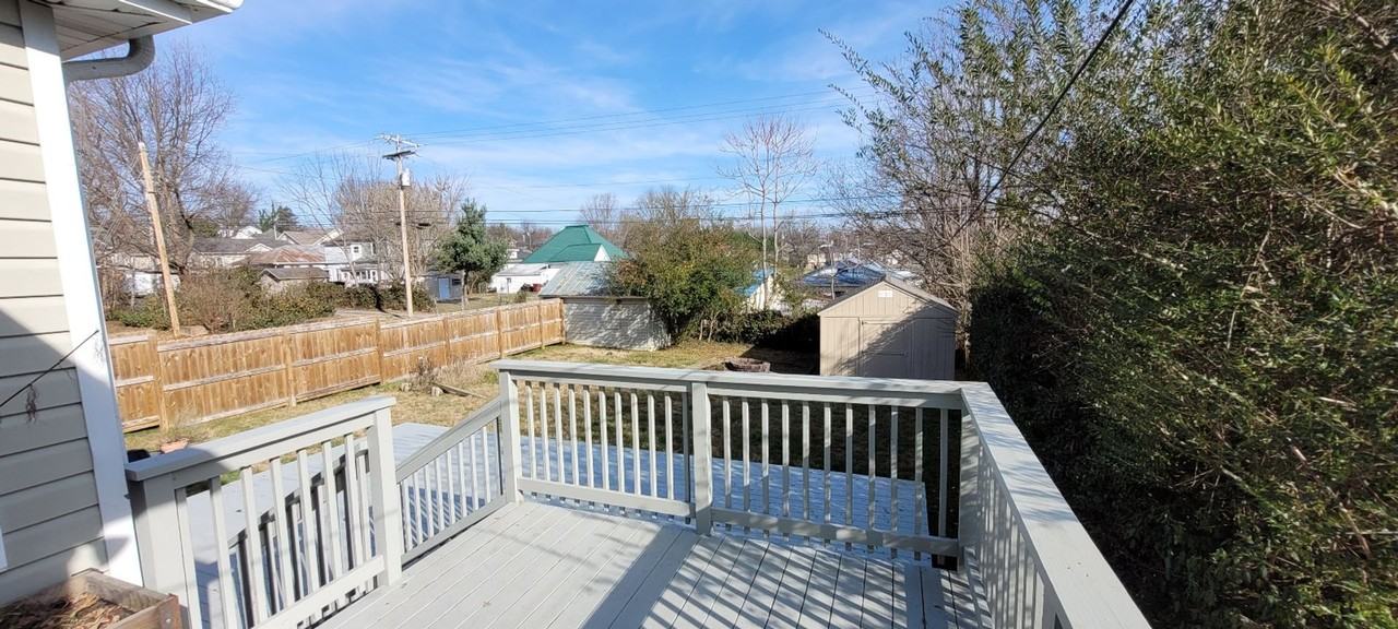 606 Hillcrest Dr - Photo 3 of 14