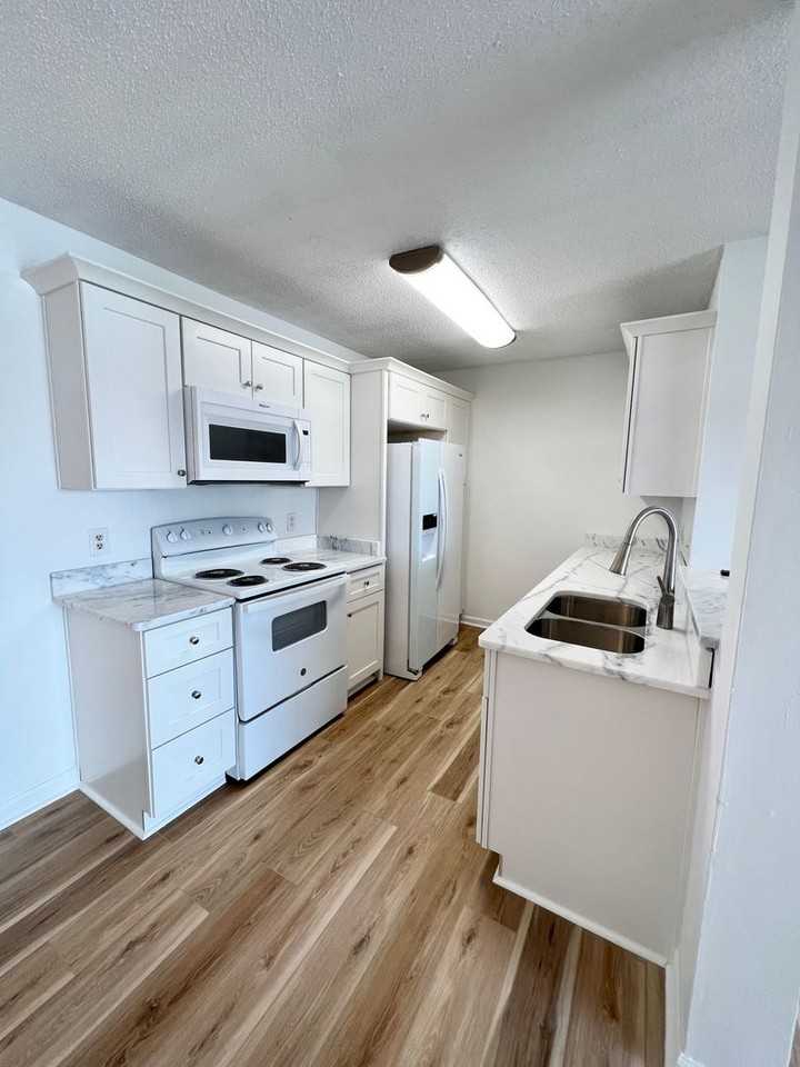 8791 Chandler Dr #H - Photo 6 of 32