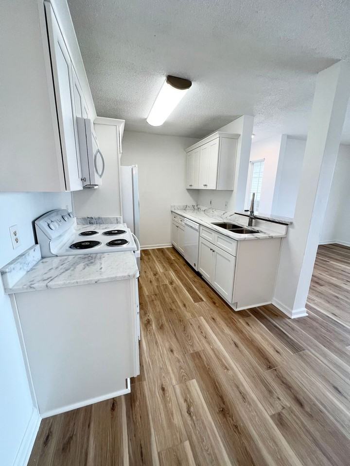 8791 Chandler Dr #H - Photo 7 of 32