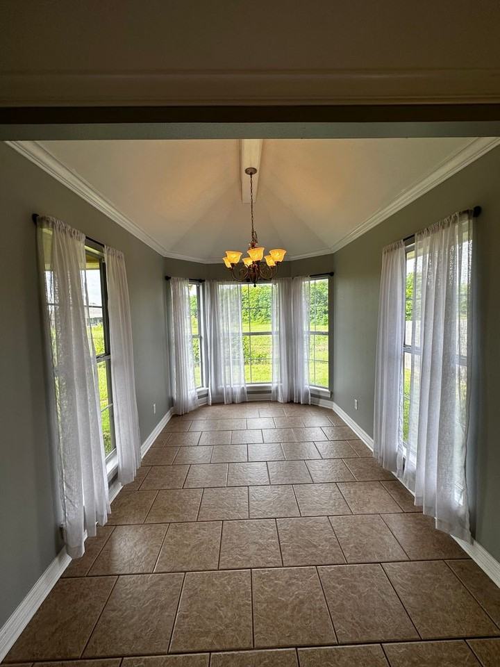 4218 Parkridge Dr - Photo 2 of 10