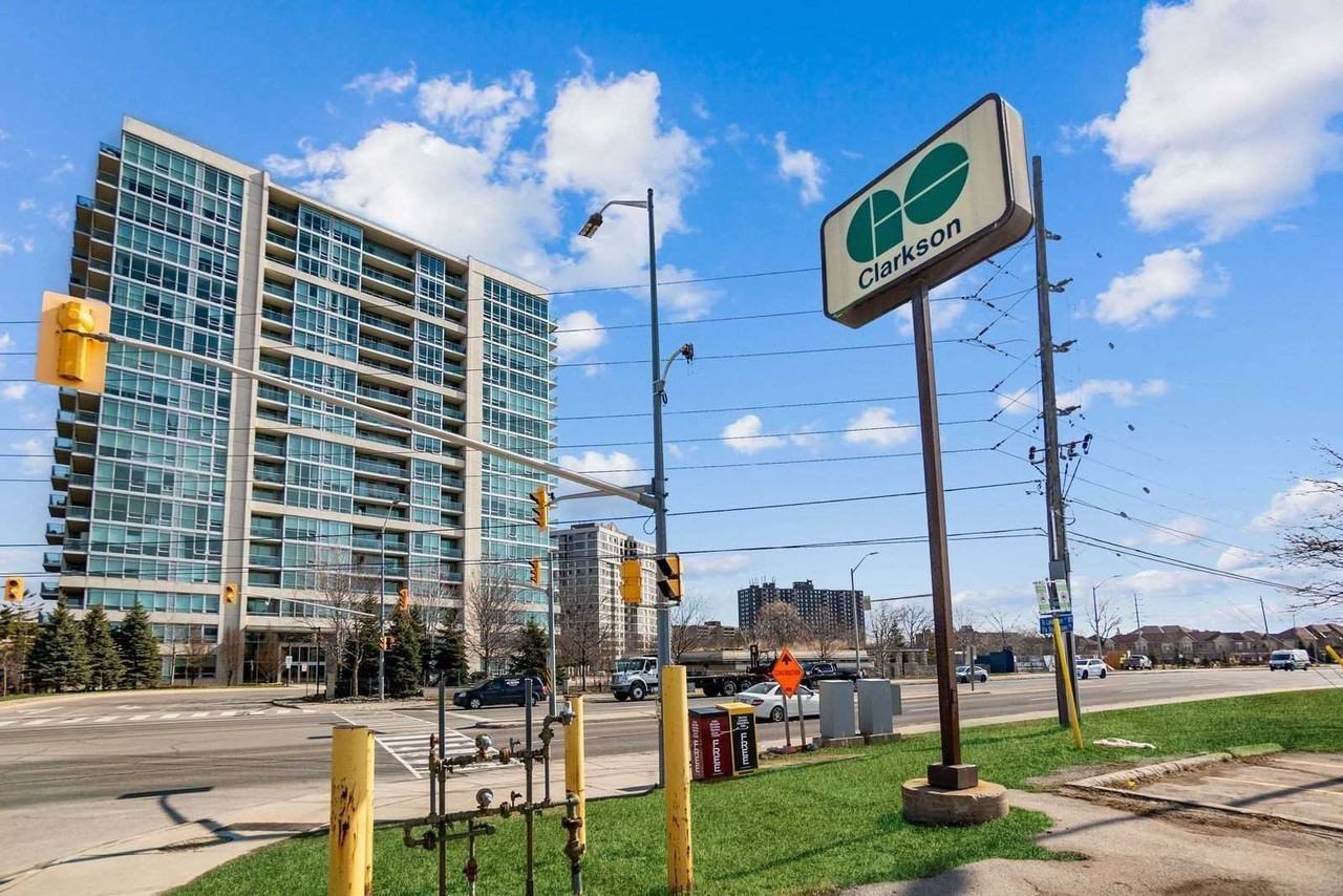 1055 Southdown Road - Photo 2 of 40