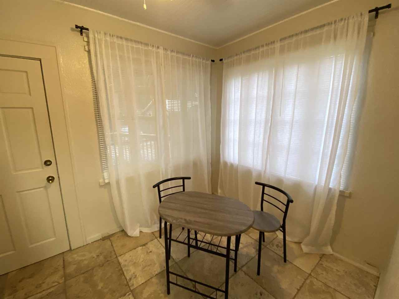 622 E Harwood St #3 - Photo 5 of 18