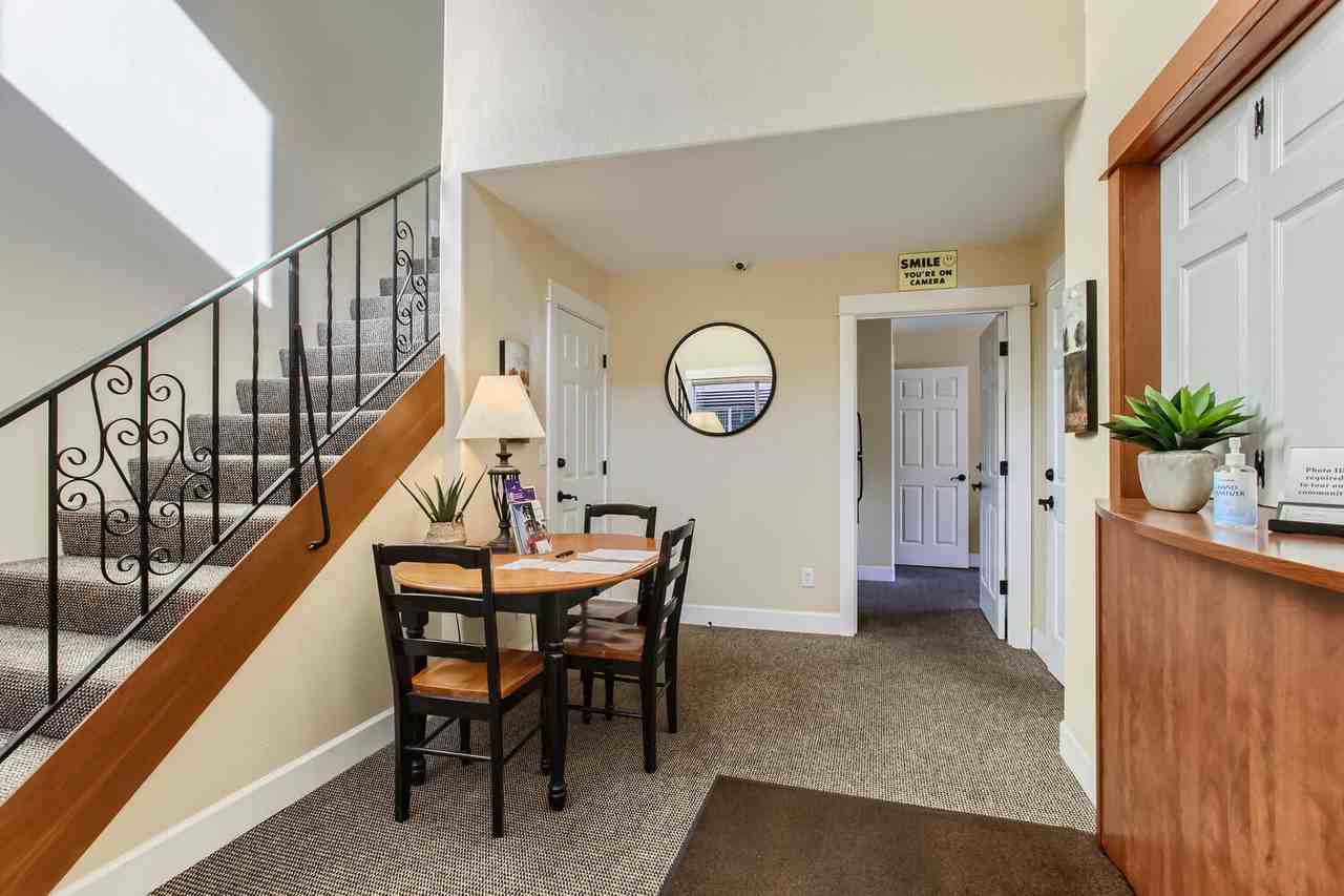 Oak Grove Village Apartments - Photo 3 of 8