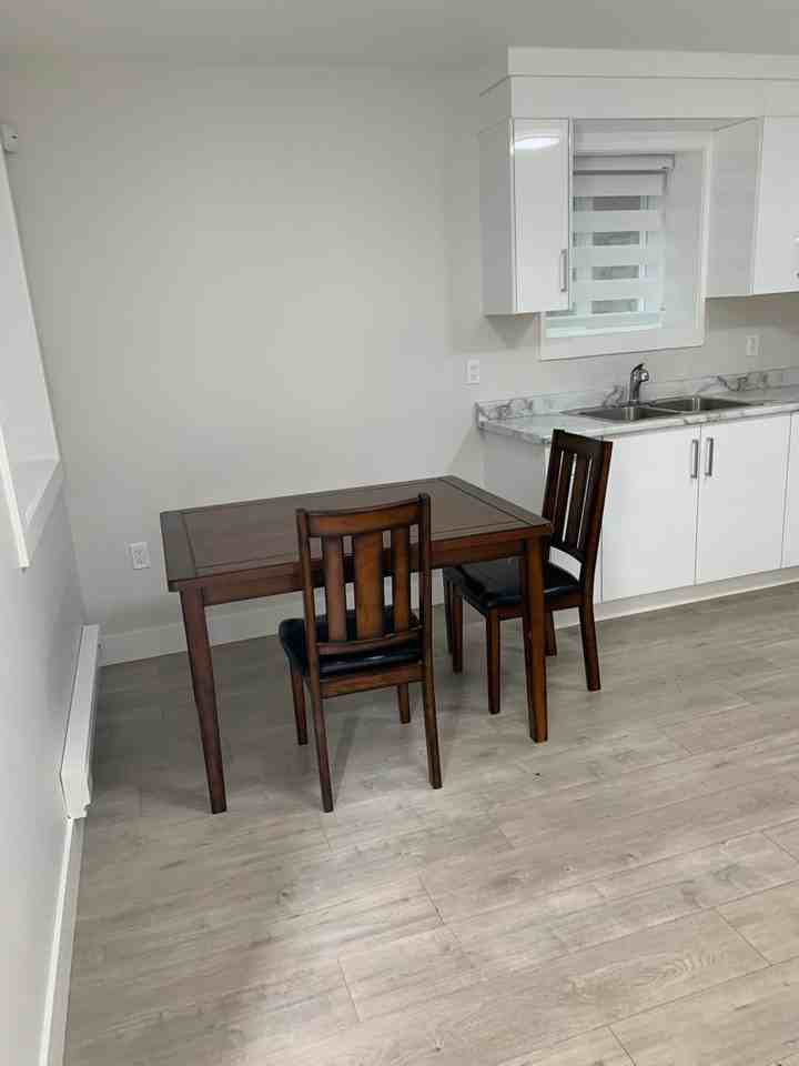 7009 206 Street 7009 - Photo 3 of 14