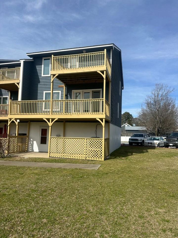 25 Eastern Shore Townhouses - Photo 3 of 26
