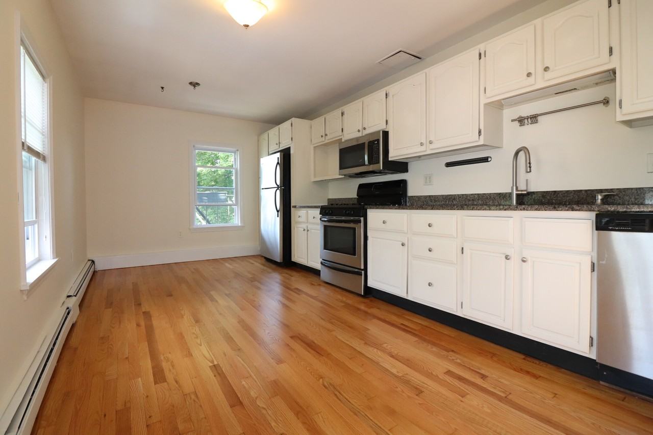 13 Vinton St #3 - Photo 2 of 14