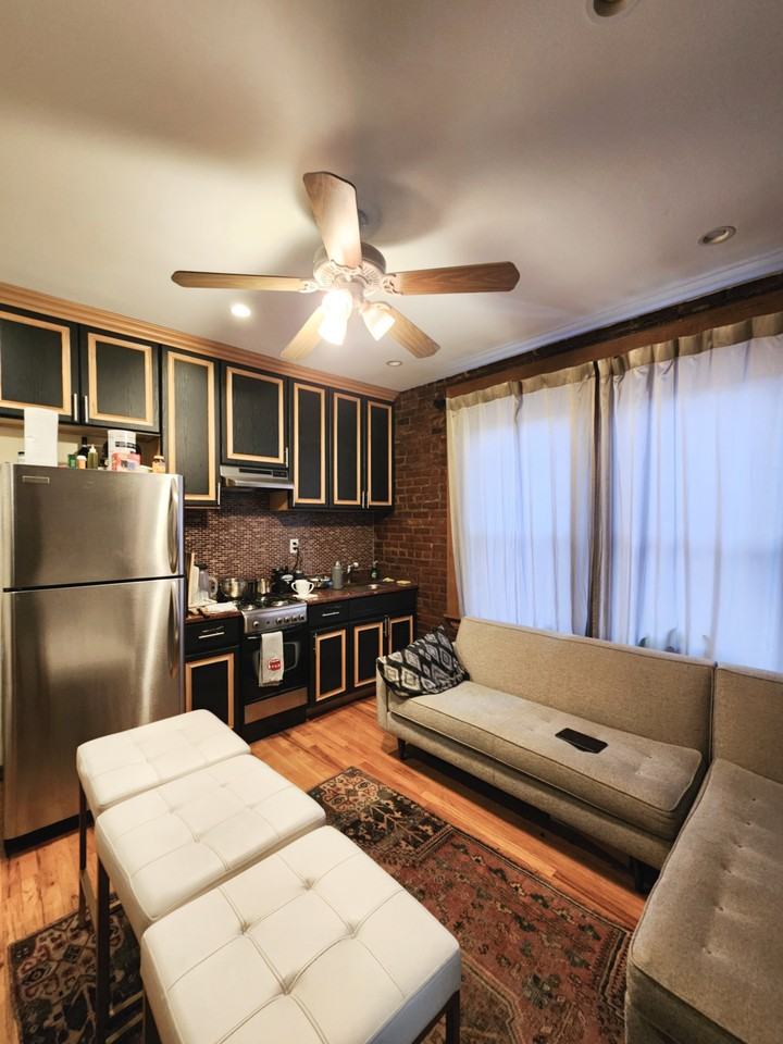 32-68 41st Street 4 - Photo 3 of 4