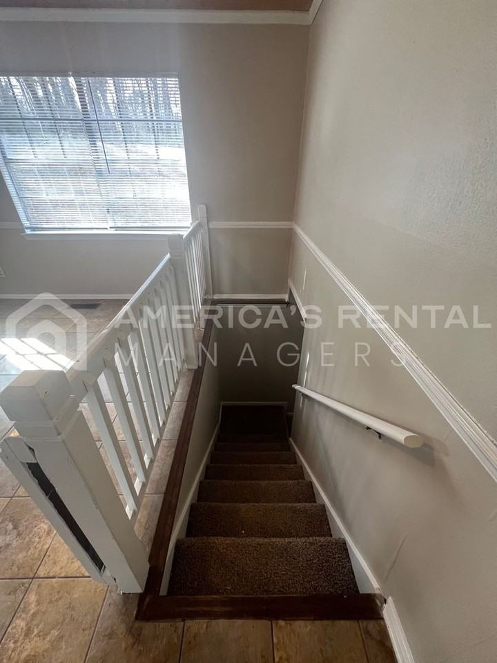 5433 Faucett Rd - Photo 6 of 15