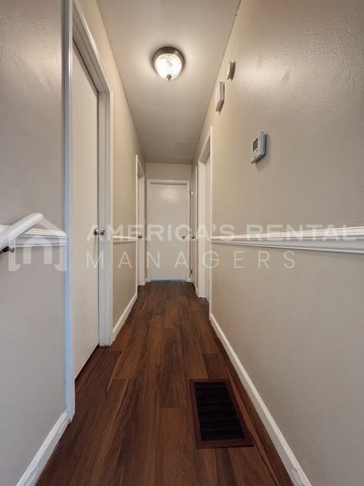 5433 Faucett Rd - Photo 7 of 15