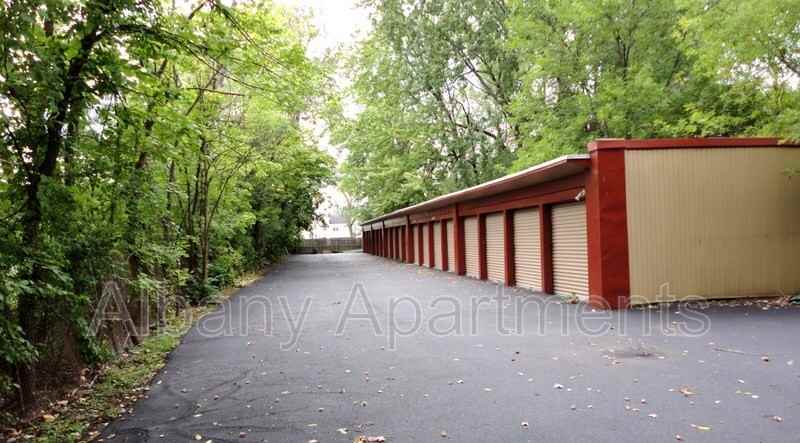 80 Whitehall Rd - Photo 3 of 8