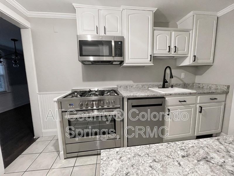 2003 N El Paso St - Photo 6 of 24