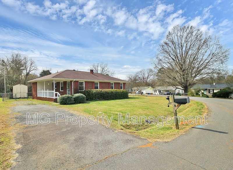 243 Eden Cir - Photo 2 of 30
