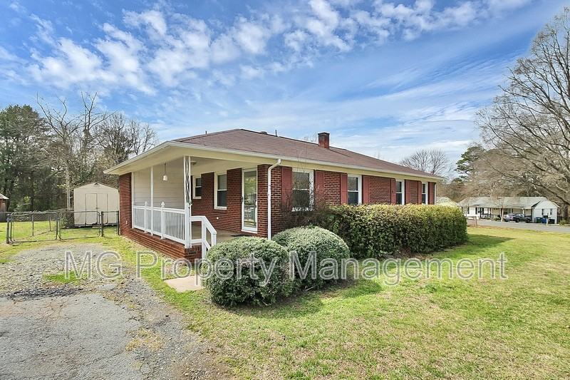 243 Eden Cir - Photo 3 of 30
