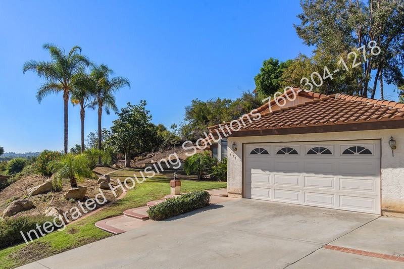 671 Stoneybrae Pl - Photo 3 of 20