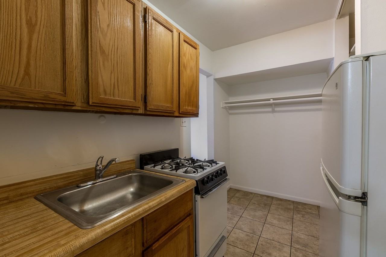 Greenbriar - Photo 6 of 14