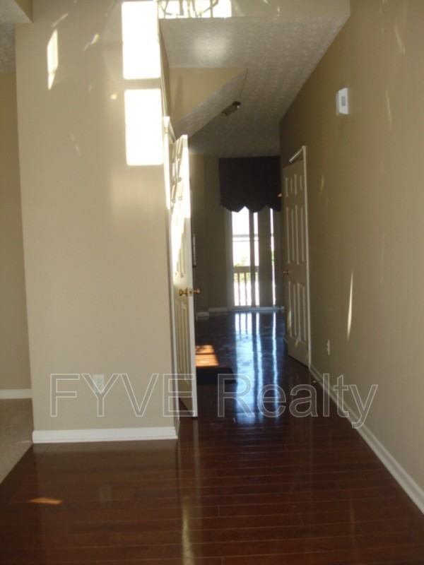 4142 Greensbury Dr - Photo 3 of 40