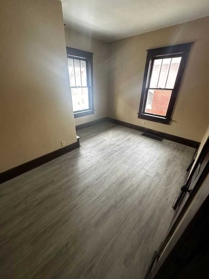 1820 S 12th St - Photo 2 of 6