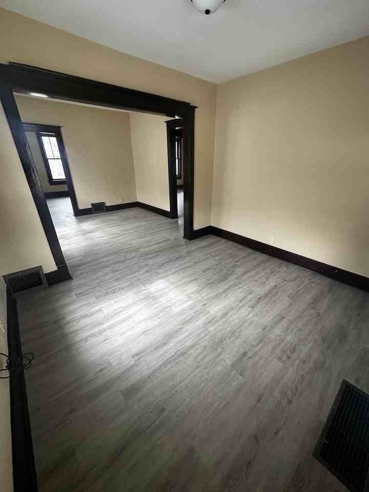 1820 S 12th St - Photo 4 of 6