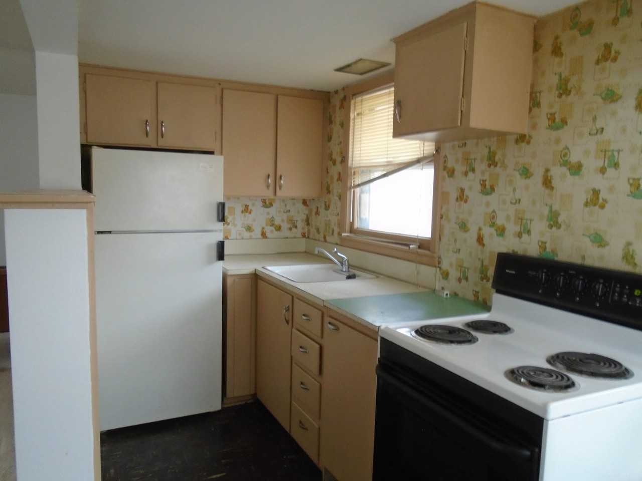 2441 Anderson Ave - Photo 2 of 5