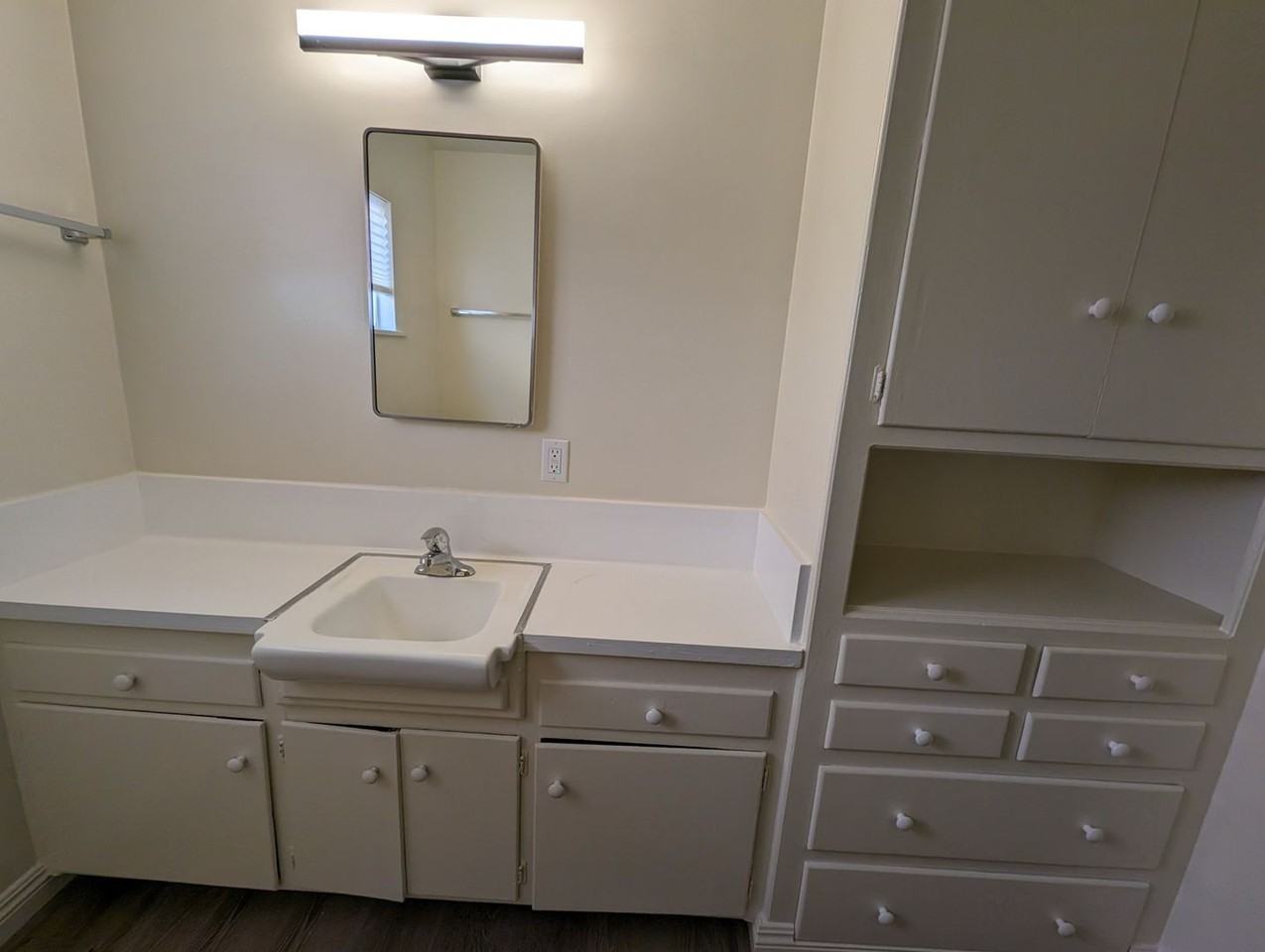 250 N. Oakland - Photo 6 of 23