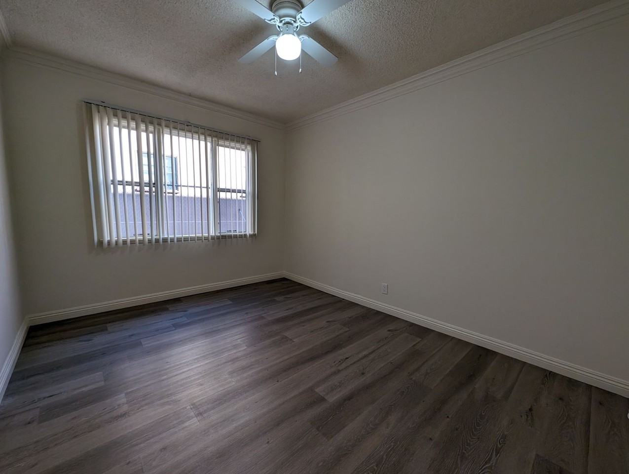 250 N. Oakland - Photo 7 of 23