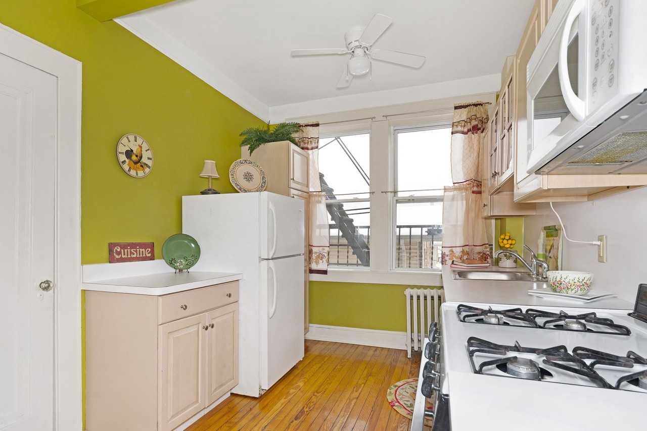 101 E Edsall Court - Photo 4 of 11