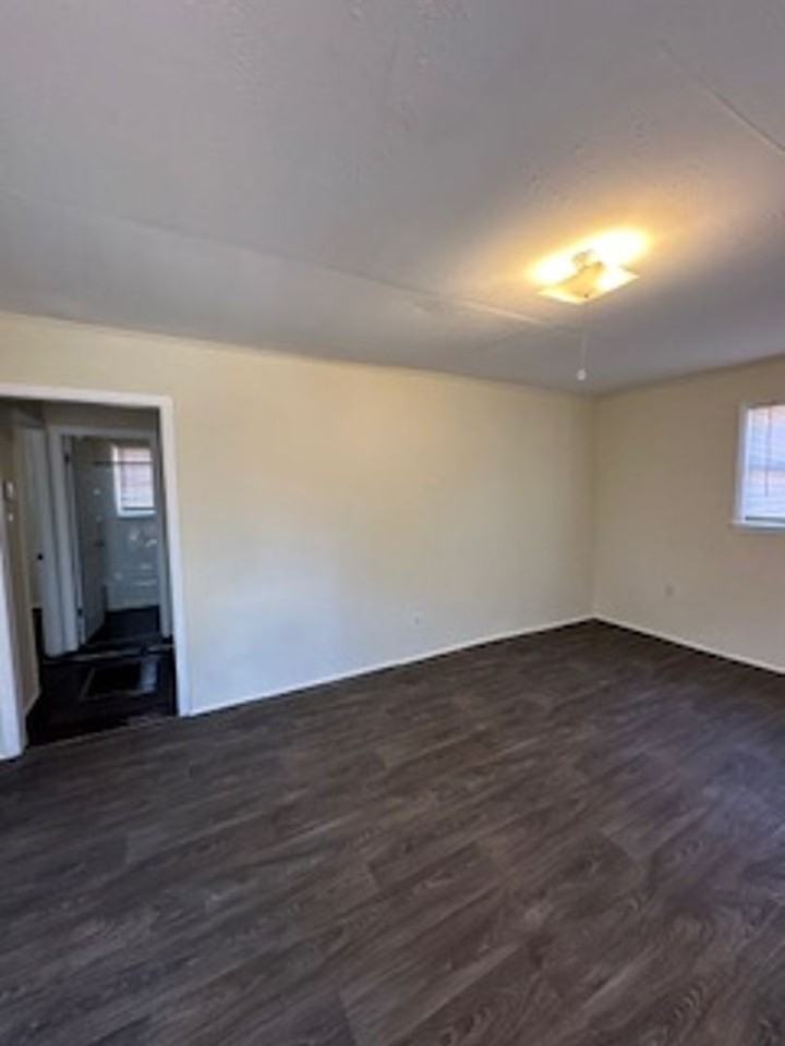 524 Franklin St - Photo 5 of 11