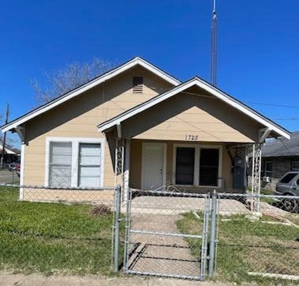 1725 Mcferrin Avenue
