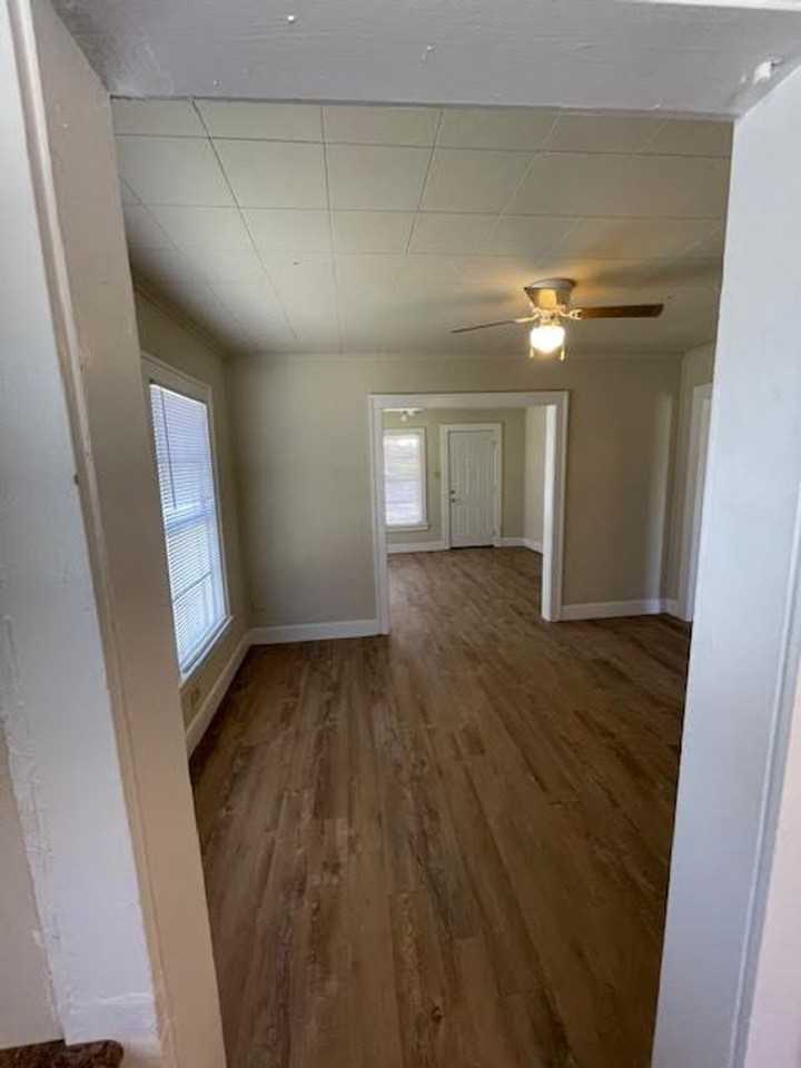 1725 Mcferrin Avenue - Photo 4 of 14