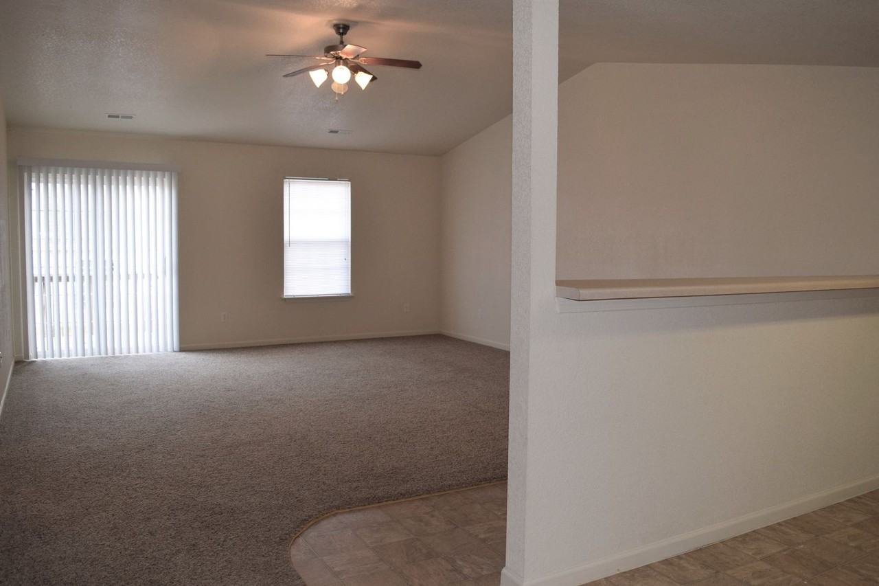 21050B Homer St - Photo 3 of 22