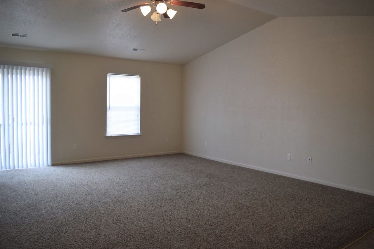 21050B Homer St - Photo 7 of 22