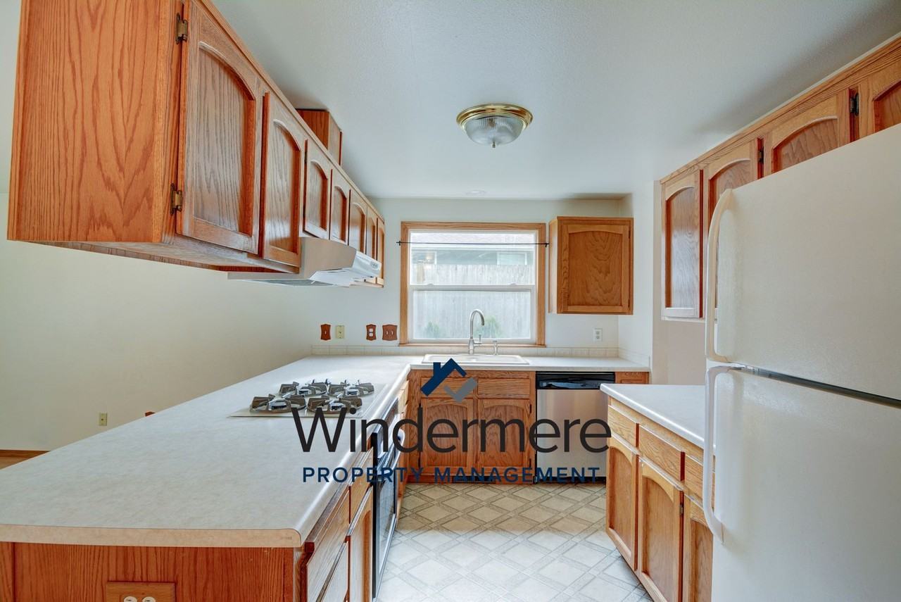 1188 Ne Riksen Way - Photo 3 of 25