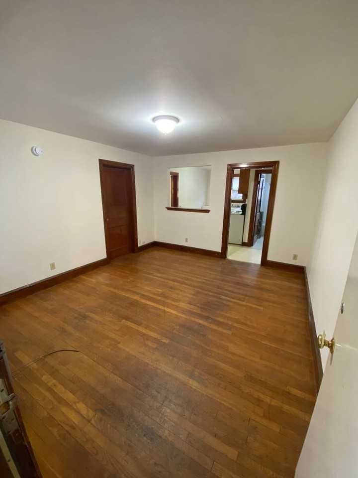 76 Elm St/ 6 3/4-8 Kinsley St - Photo 3 of 6