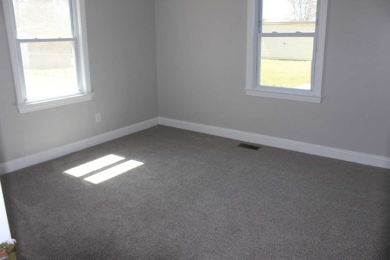 5213 Spruce Dr - Photo 3 of 20