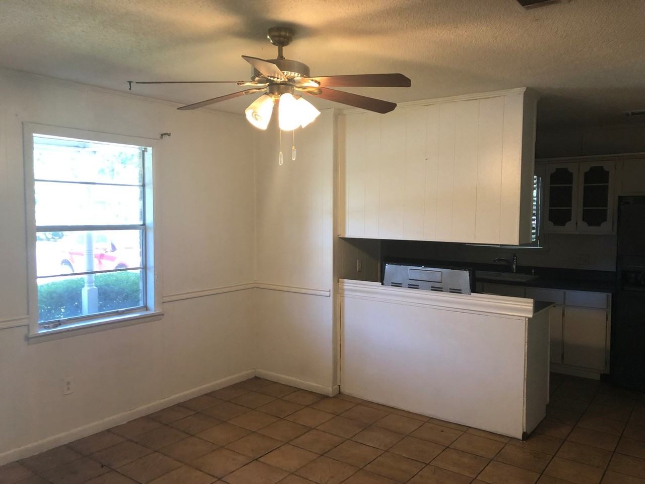 239 Deerwood Dr - Photo 2 of 19