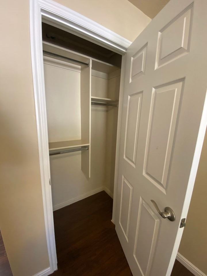 1045 N Canyon St - Photo 7 of 13