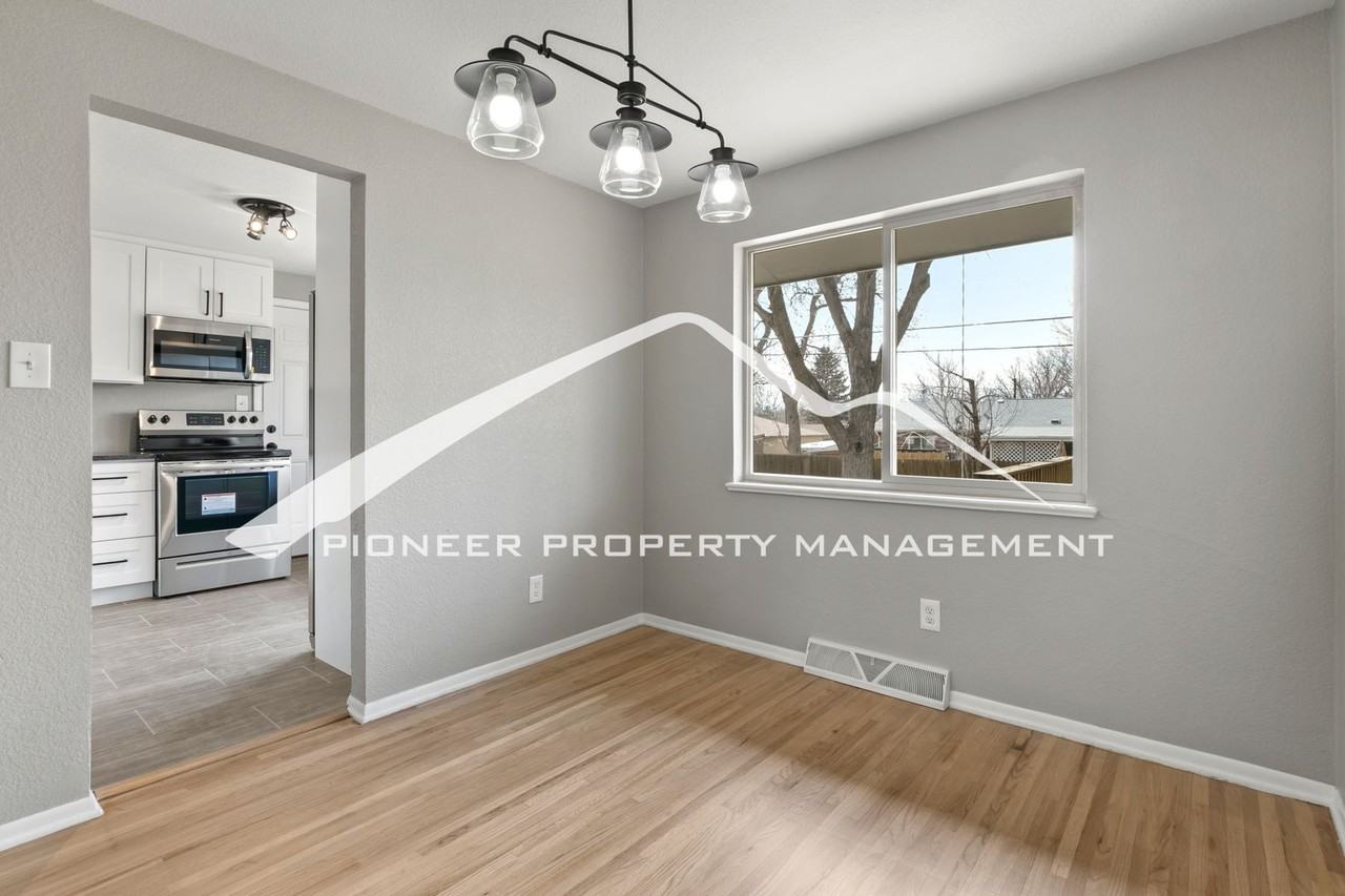 6503 Iris St - Photo 4 of 13