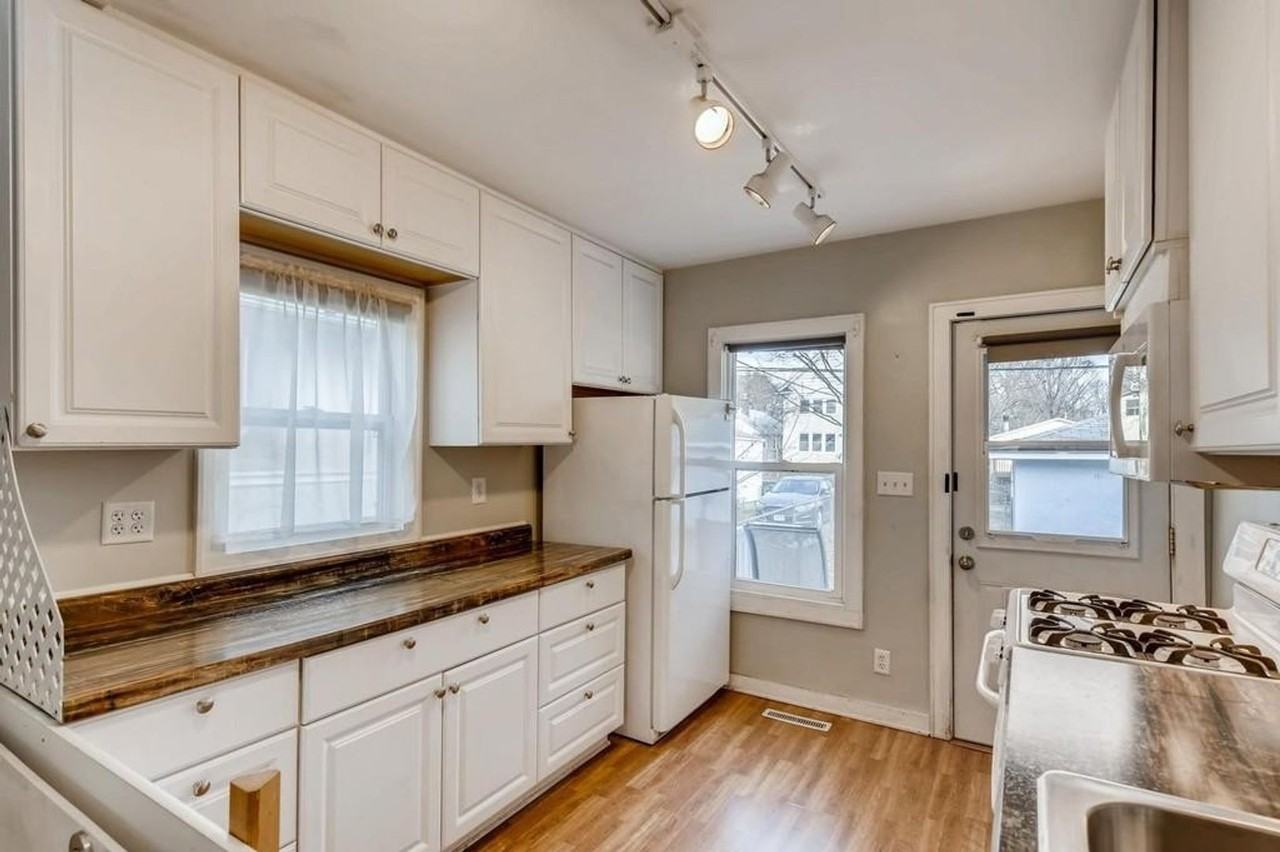 1044 22nd Ave Se - Photo 4 of 14