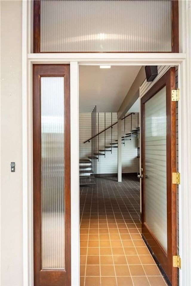 550 4th St - Photo 3 of 31
