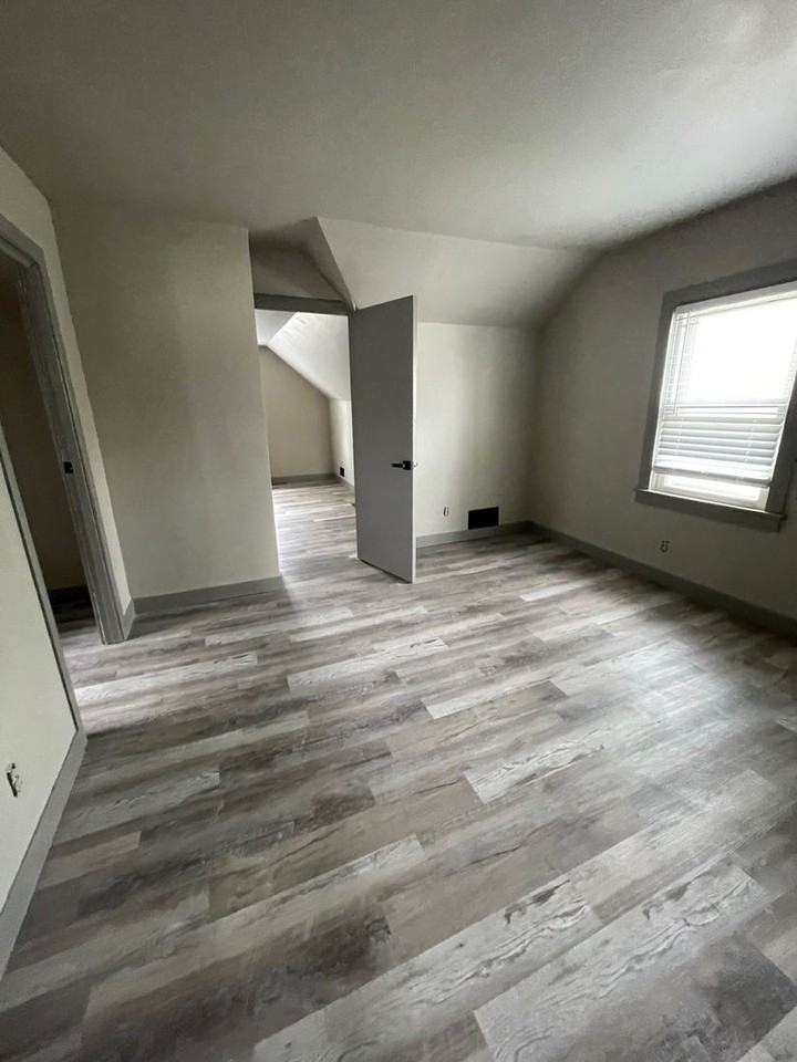 2768 N Buffum St - Photo 3 of 8