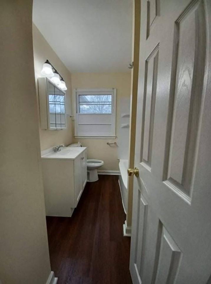 1112 Irving Ave - Photo 7 of 7